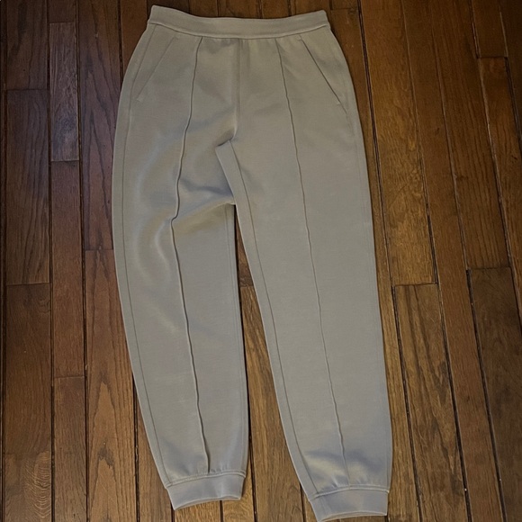 Lululemon NWT Softstreme Classic Fit High-Rise Joggers Warm Ash Grey Size Small - Picture 7 of 7